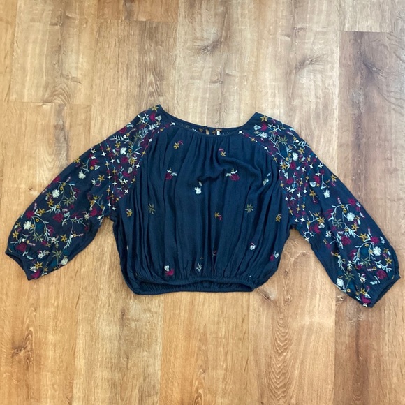 Embroidered gauze top - Picture 2 of 6